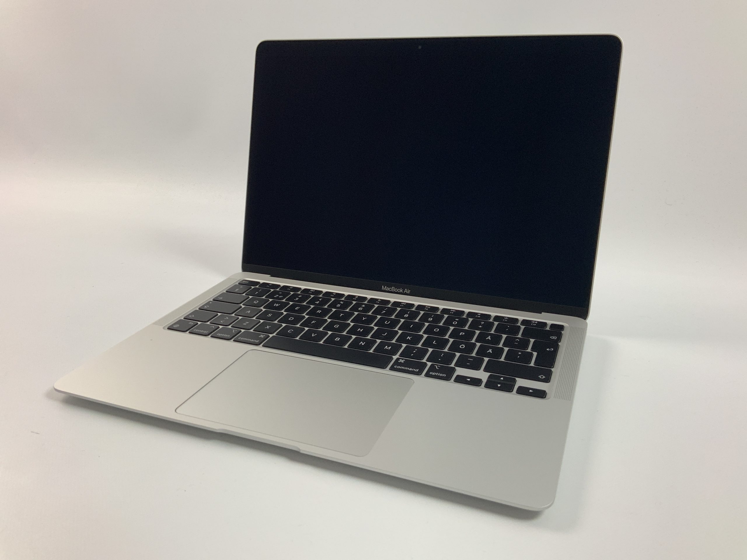 MacBook Air 13" M1 2020 (Apple M1 3.2 GHz 8 GB RAM 512 GB SSD), Silver, Apple M1 3.2 GHz, 8 GB RAM, 512 GB SSD, imagen 1